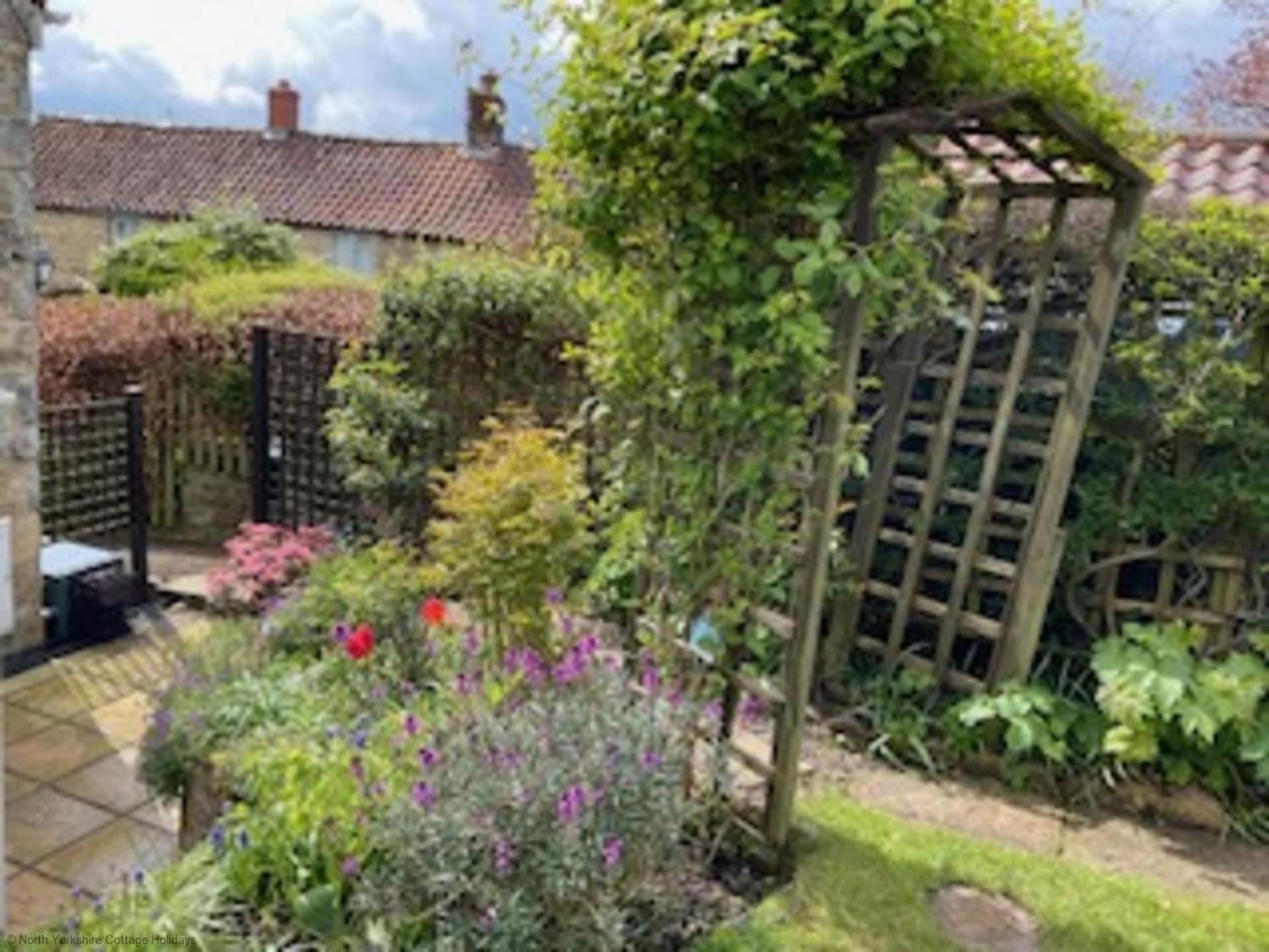 Picturesque Stone Cottage In The Heart Of North Yorkshire Village - Hideaway Cottage Exteriör bild